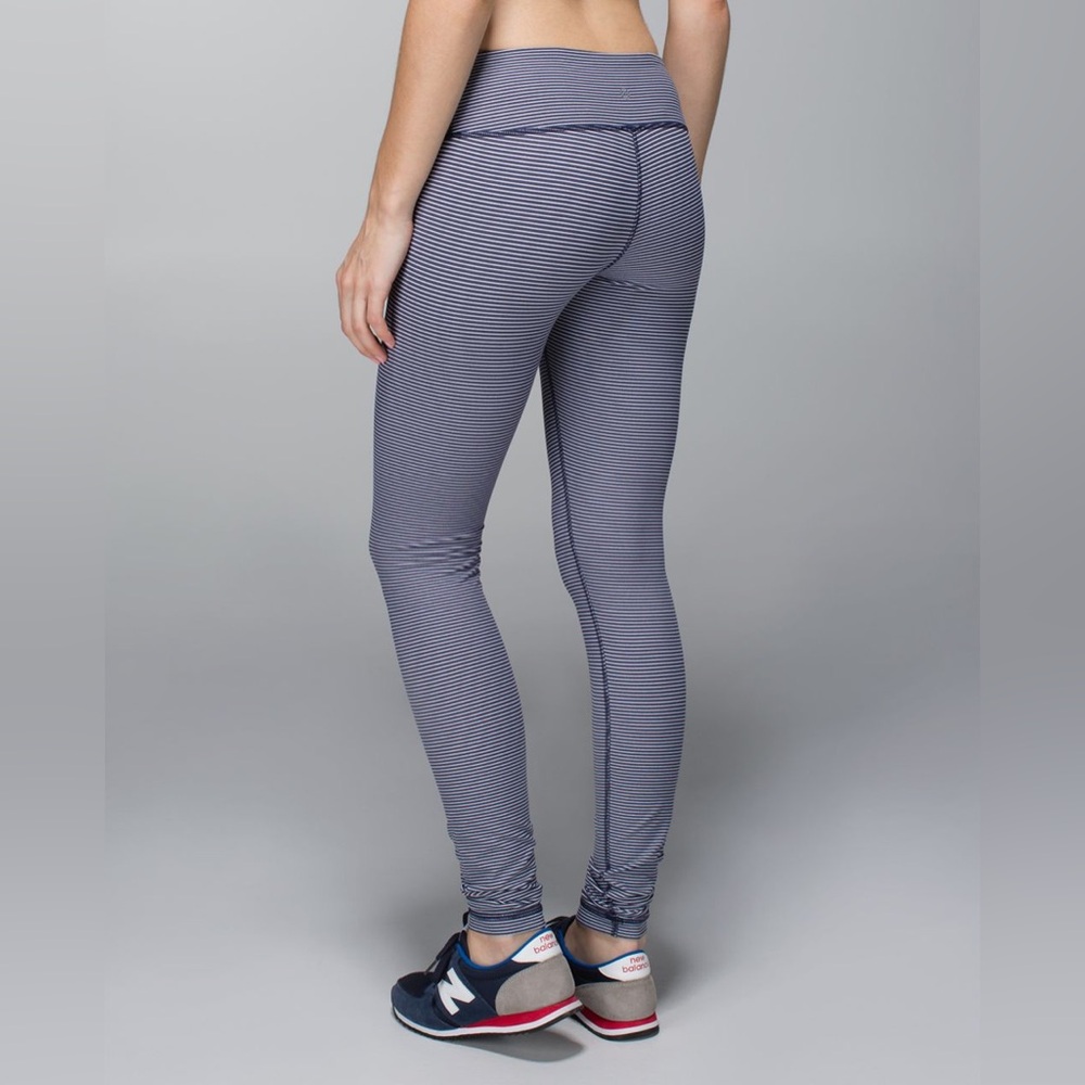 Lulu Wunder Under blue and white striped leggings